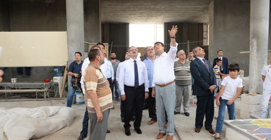 Vali Karaloğlu Demirtaş Camii İnşaatını Gezdi