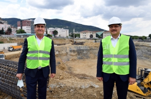 Osmangazi Meydanı ziyaretçilerini ağırlamaya başladı