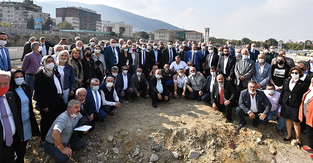 Osmangazili muhtarlar Bursa’nın en büyük meydanında