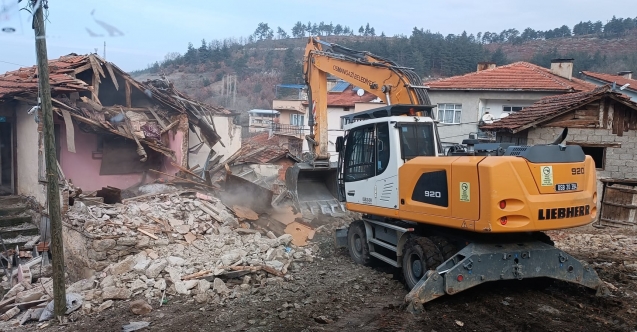 Osmangazi’de metruk bina yıkımları hız kazandı