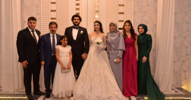 Karaalp ve Ateş ailesinin mutlu günü