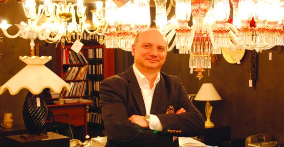 Elektrona 45 yıldır güvenle aydınlatıyor