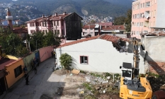 Osmangazi Belediyesinden tarihi koruyan yıkım