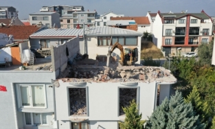 Osmangazi’de ruhsatsız katlara anında müdahale