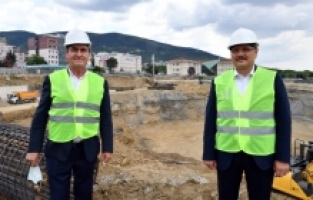 Osmangazi Meydanı ziyaretçilerini ağırlamaya başladı