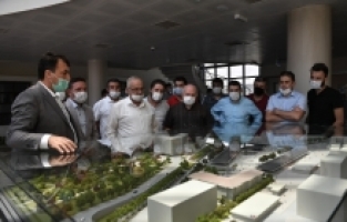 “Emsal azalımı ve projesiyle kent adına büyük yatırım”