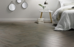 Dekorasyon zeminde başlar