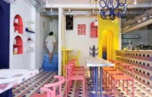 Rusya’nın merkezinde Op-Art ve Memphis tarzındaki kafe