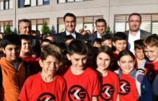 Başkan Dündar, 12 bin 200 öğrenci ile buluştu