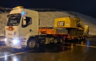 İMSİAD depremzedelerin yaralarını sarıyor