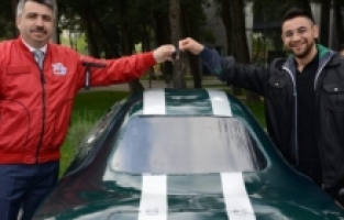 Yıldırım Belediye Başkanı Oktay Yılmaz TEKNOFEST'te gençlerle buluştu