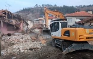 Osmangazi’de metruk bina yıkımları hız kazandı
