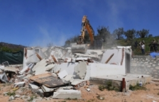 25 kaçak yapı yıkıldı