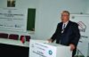 Çatı ve cephe sistemleri sempozyumda konuşuldu