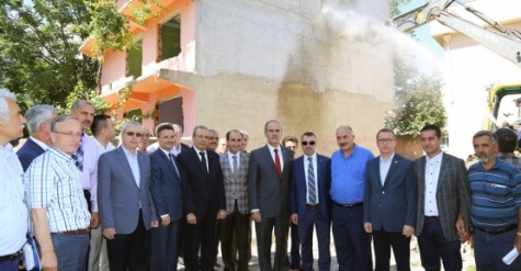 ULUS MAHALLESİ MEYDANI