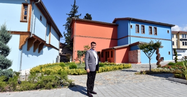 Osmangazide tarihi yapılar yeniden canlandı