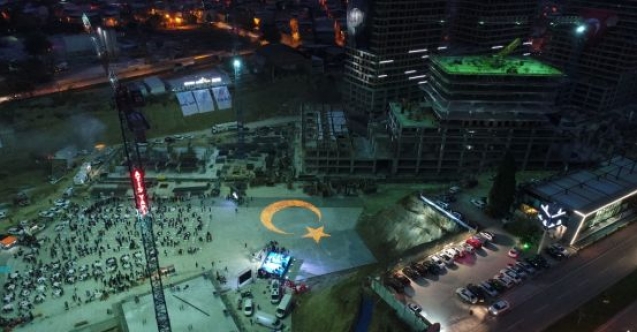 3 Bin 250 adet Tea Light#039;tan Türk Bayrağı