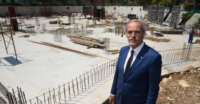 Bursa Camiinde katlar yükseliyor